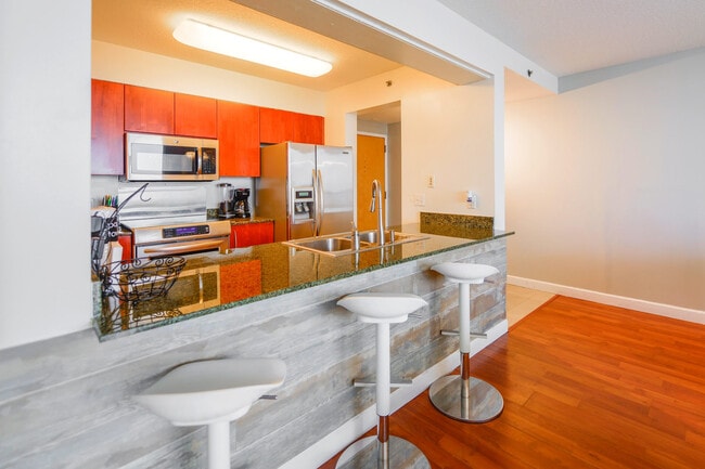 Building Photo - 1200 Brickell Bay Dr