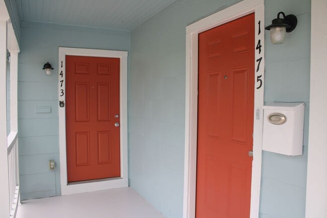 Building Photo - 1475 W Contour Dr