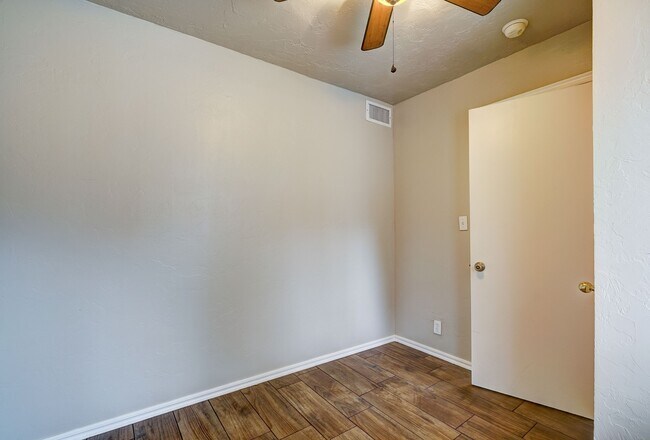 Foto del edificio - Renovated 3-Bed Gem Minutes from OU & Camp...