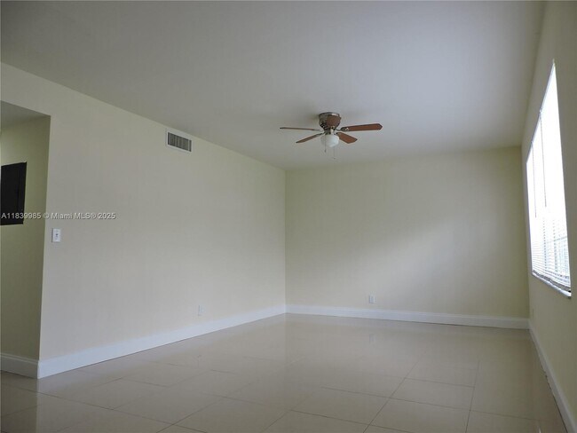 Foto del edificio - 1864 SW 81st Terrace