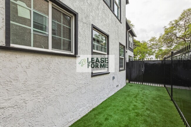 Foto del edificio - 5953 Guthrie Ave