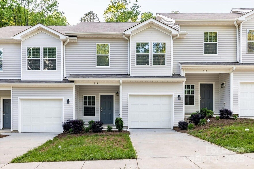 Foto principal - 146 S Bell Ave