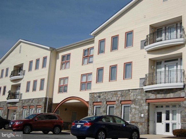 Building Photo - 400 Renfro Dr