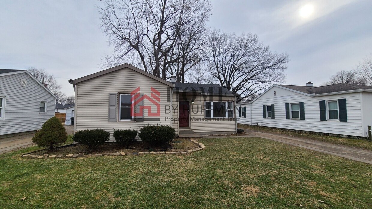Primary Photo - 3 Bedroom House | 1 Car Garage | Fenced Ba...