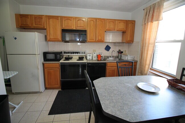 Foto del edificio - 32 Ransom Rd