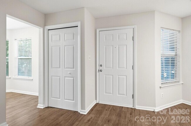 Foto del edificio - 6000 Gray Gate Ln