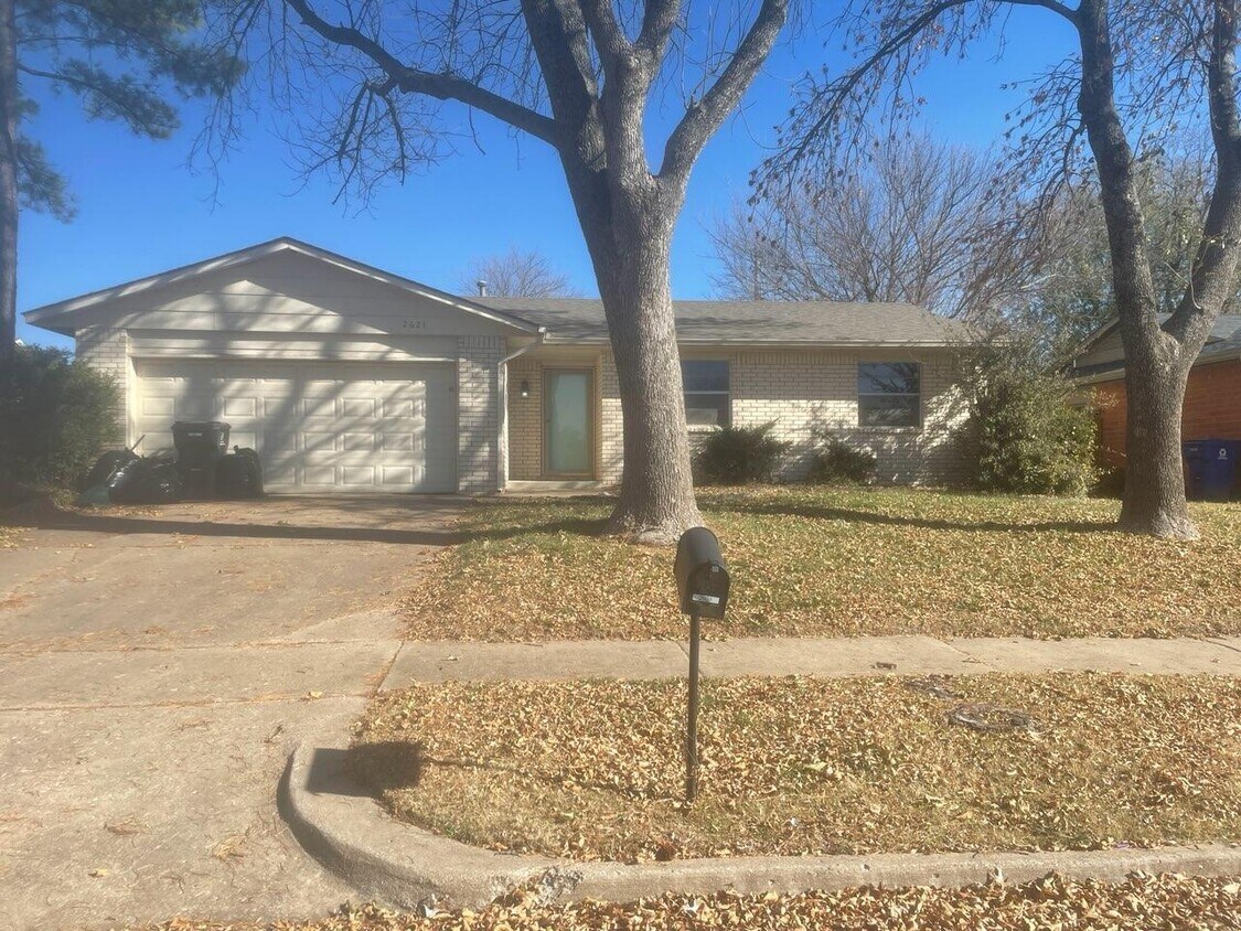 2621 S Poplar Ave, Broken Arrow, OK 74012 House Rental in Broken