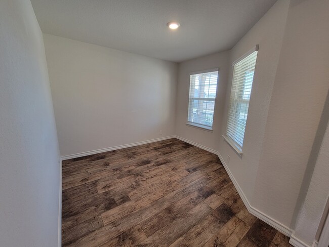 Building Photo - 13126 Desana Spgs