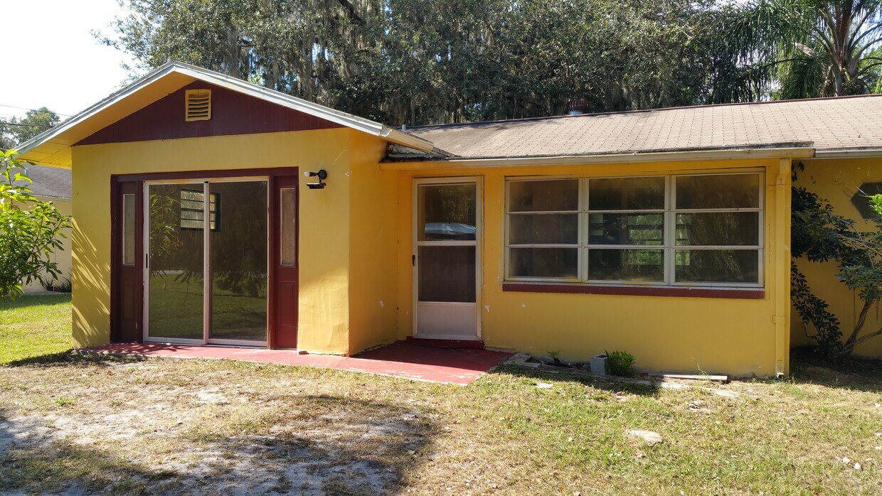 326 Highlands Lake Dr, Lake Placid, FL 33852 House for Rent in Lake