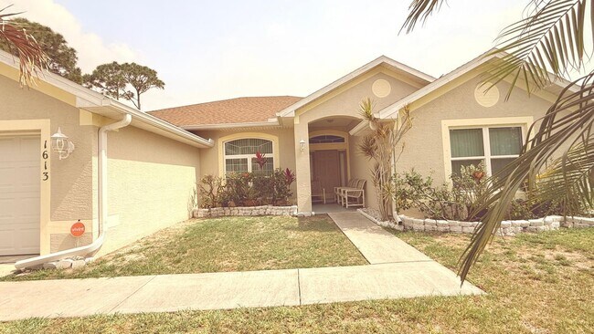 Foto del edificio - 1613 SW Whipple Ave