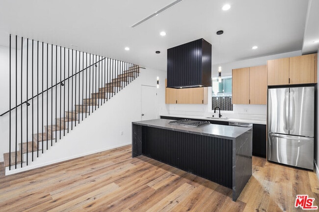 Building Photo - 839 N McCadden Pl