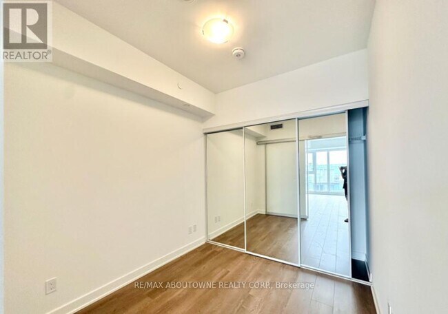 Photo du bâtiment - 543 Richmond St W