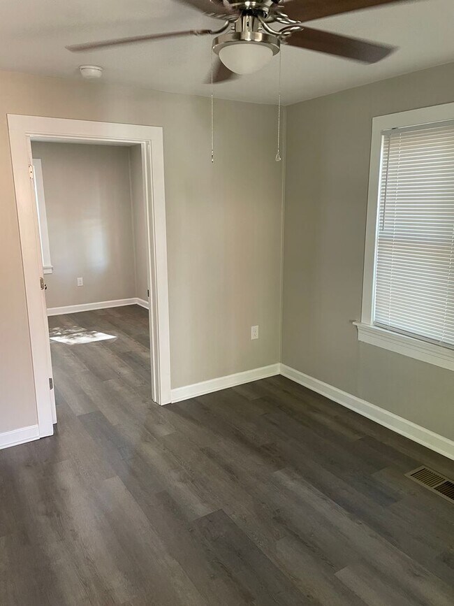Foto del edificio - 408 24th St NW