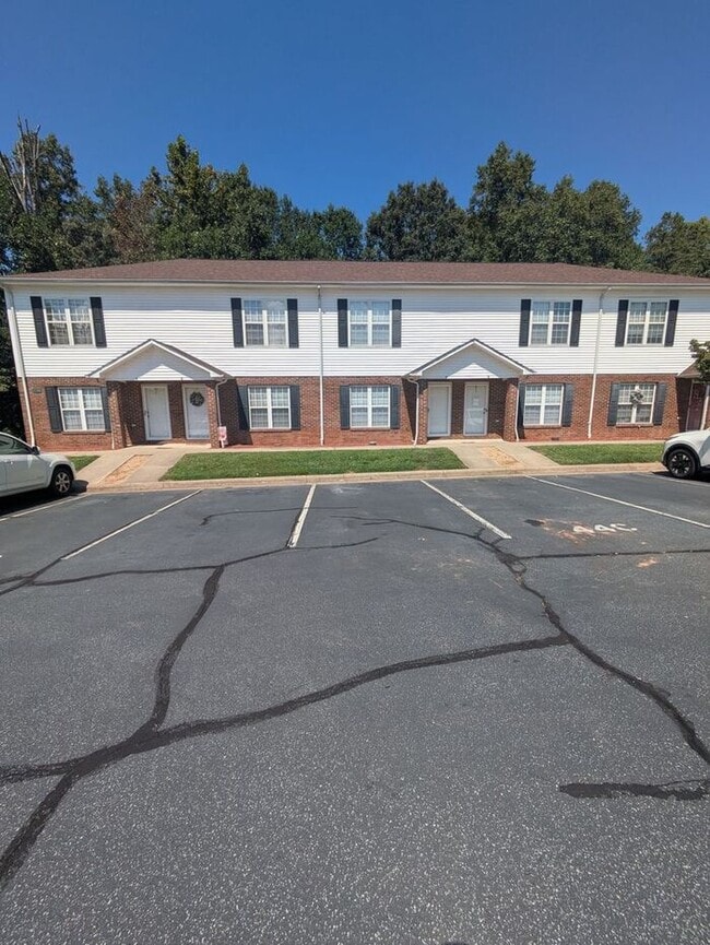 Building Photo - 1744 14th St Ln NE