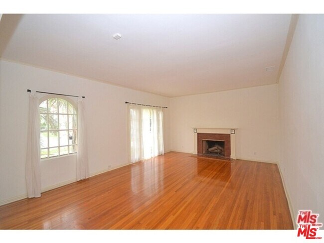 Foto del edificio - 429 S Orange Dr