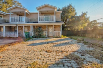 Building Photo - 2400 Suwanee Ln