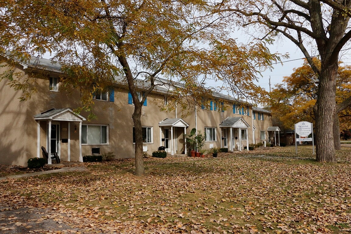 Primary Photo - Seaway Townhomes