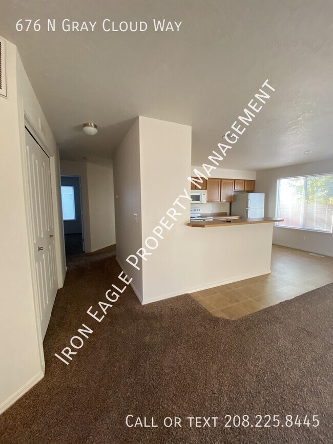 Foto del edificio - 676 N Gray Cloud Way