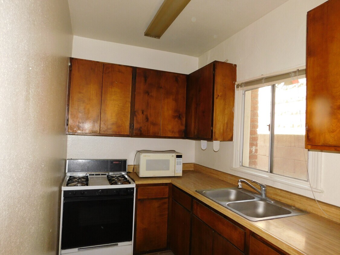 Primary Photo - 461 W Colorado St