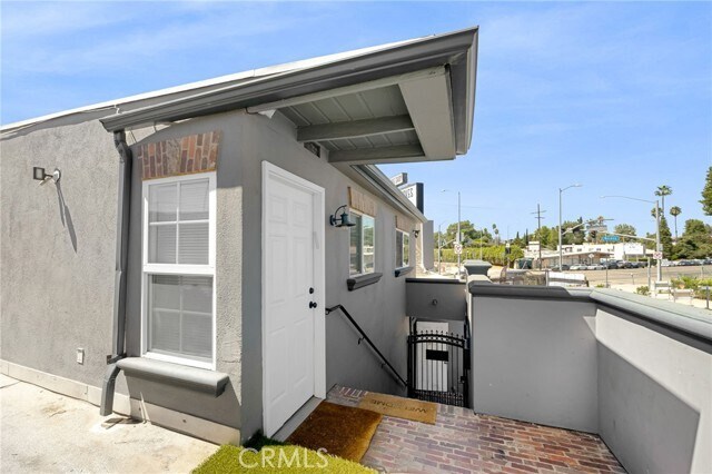 Foto del edificio - 6000 Woodman Ave