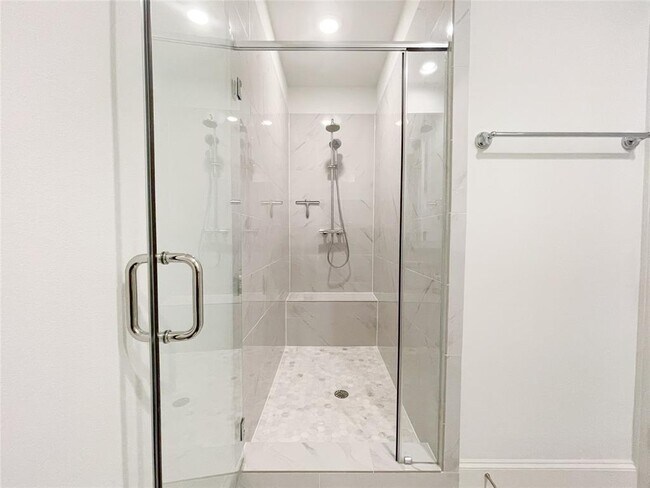 Foto del edificio - 3317 Timbergrove Heights St.