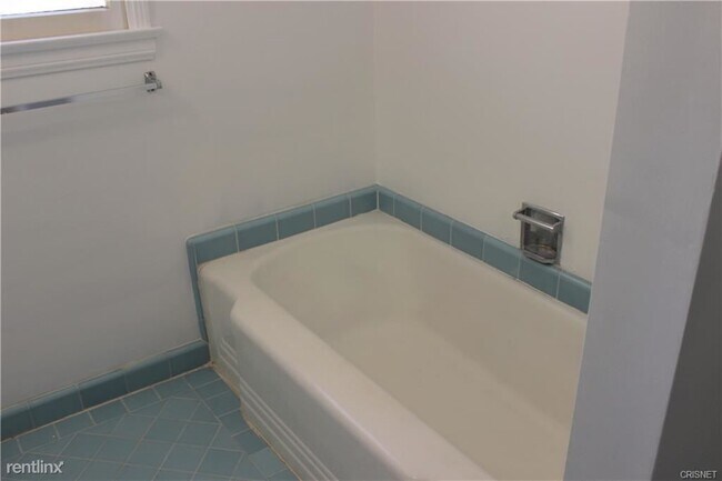 Building Photo - 3 br, 1 bath House - 12937 Woodbridge St