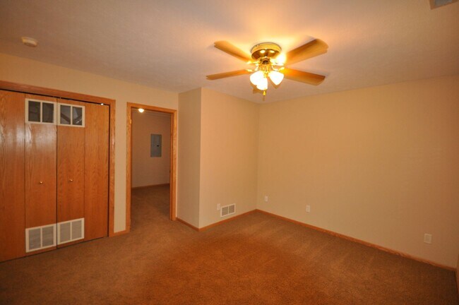 Building Photo - West D Street Duplex
