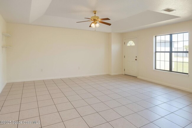 Building Photo - 817 Faull Dr