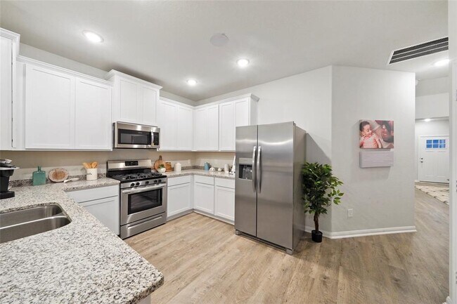 Foto del edificio - 1023 Bluebonnet Trl