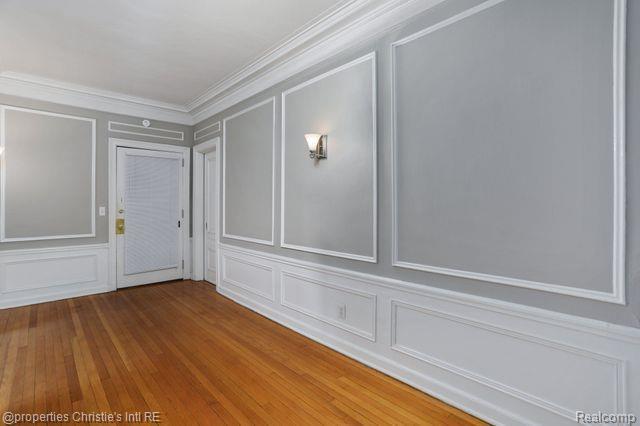 Foto del edificio - 2900 E Jefferson Ave