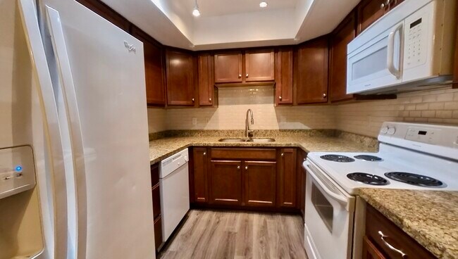 Foto del edificio - 1340 N Recker Rd