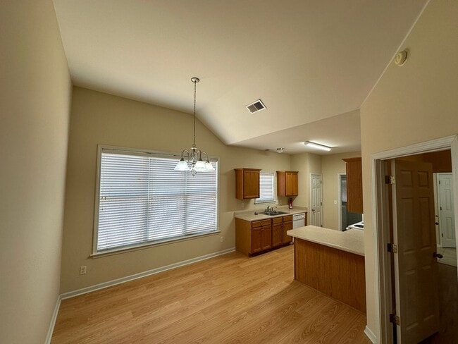 Building Photo - Adorable Island Property that Over Looks W...