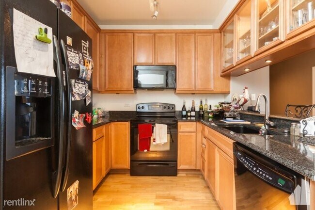 Building Photo - 1831 S Calumet Ave