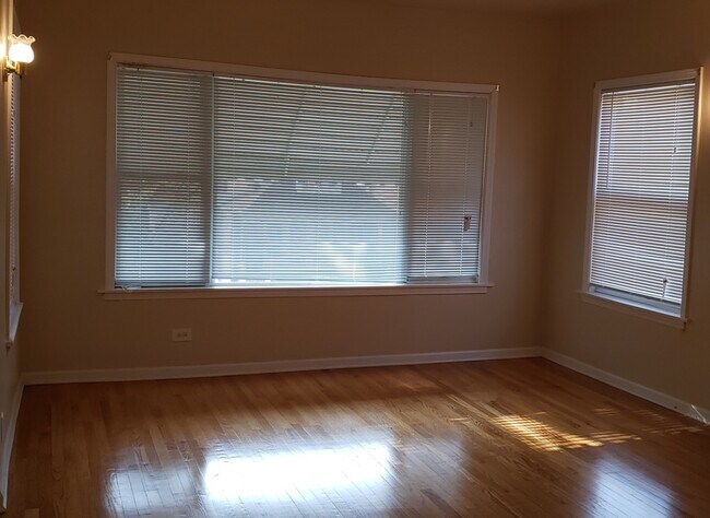 Building Photo - 7823 S Evans Ave