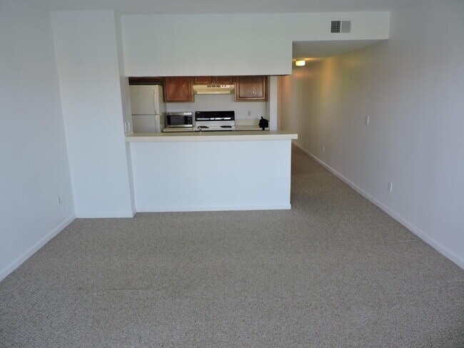 Foto del edificio - 282 Cypress Point Dr