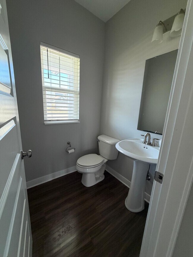 Foto del edificio - 15453 Awaken Dr