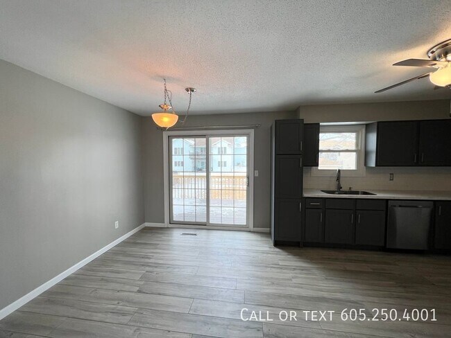 Foto del edificio - Wonderful 3 bedroom home with a fenced yar...