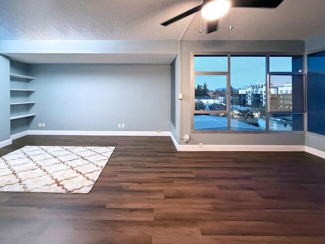 Building Photo - 1313 Lincoln St