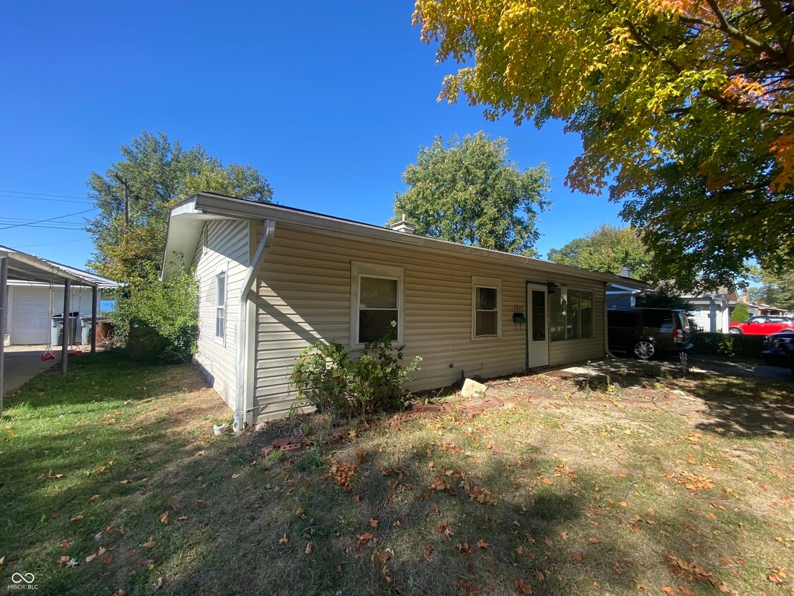 2832 Falcon Dr, Indianapolis, IN 46222 House Rental in Indianapolis