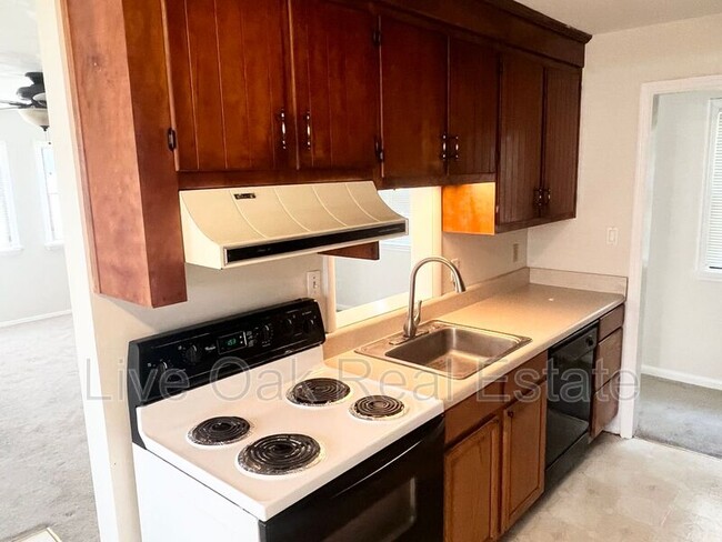 Foto del edificio - 4490 Lookout Rd