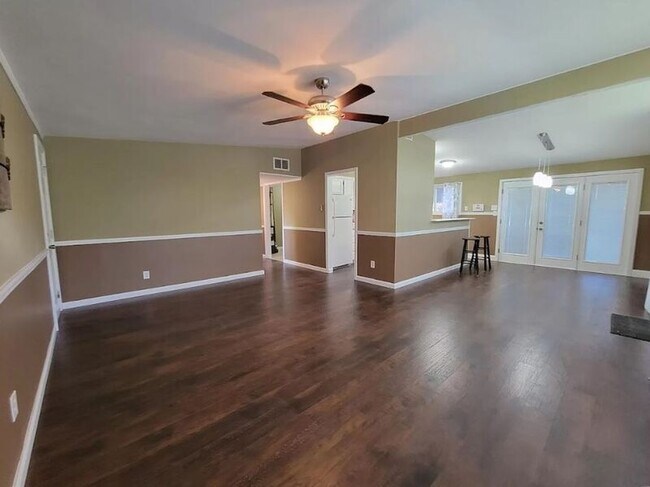 Foto del edificio - 755 Robinwood Dr