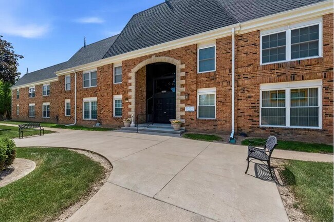 Foto del edificio - 2101 Chateau Ct