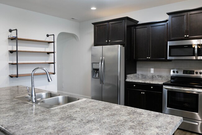 Building Photo - 588 Angel Oak Dr