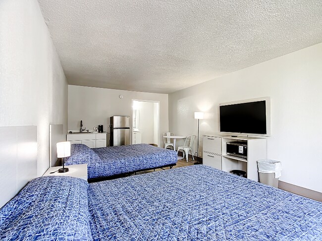 Foto del edificio - 4645 N Socrum Loop Rd