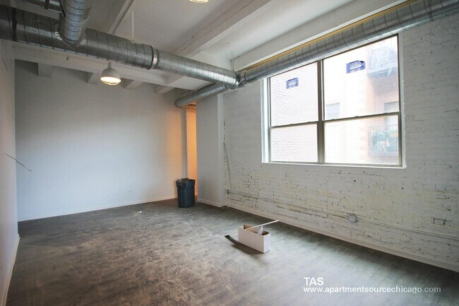 Foto del edificio - Loft-style condo-quality 2 Bed/2 ba IN UNIT LAUNDRY!!