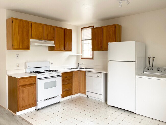 Kit - 737 Flower Ave