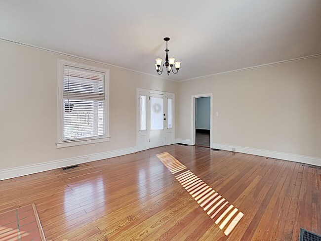 Building Photo - Charming East Nashville Bungalow