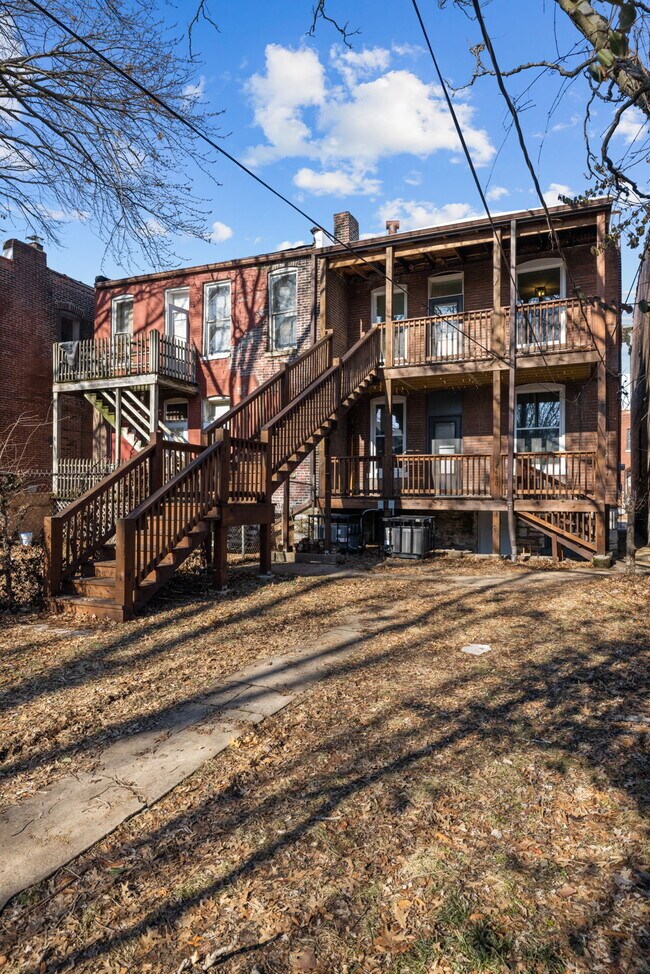 Foto del edificio - 4450 Gibson Ave