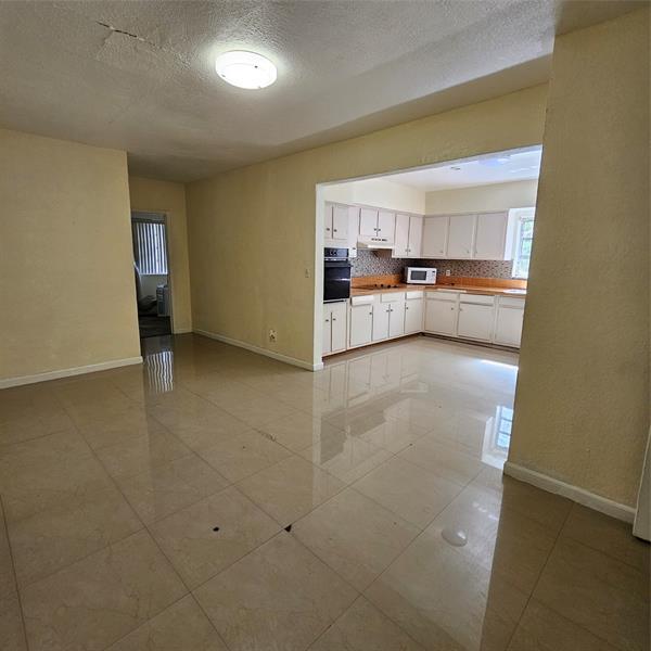 Foto del edificio - 703 NW 6th St