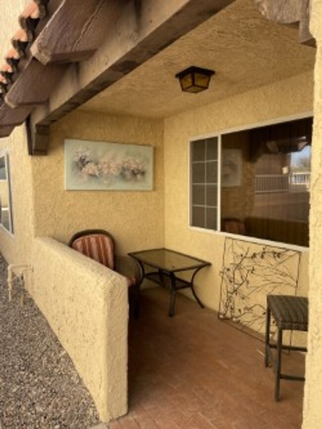 Foto del edificio - Spacious 3 bedroom, 3 bath, condo with a l...